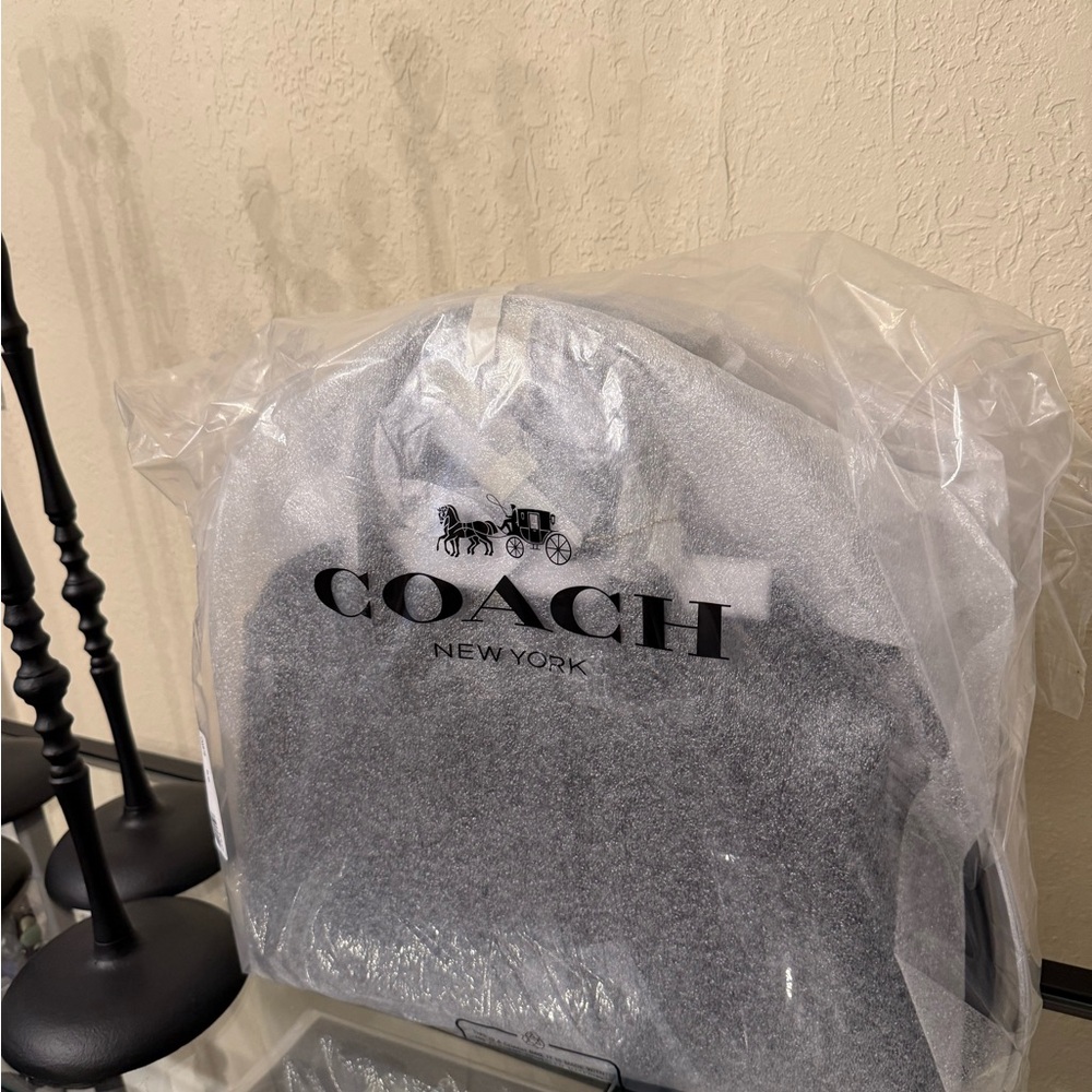 Coach Soft Empire Carryall Bag 40 Black Leather Satchel with Gold Accents - Picture 8 of 8